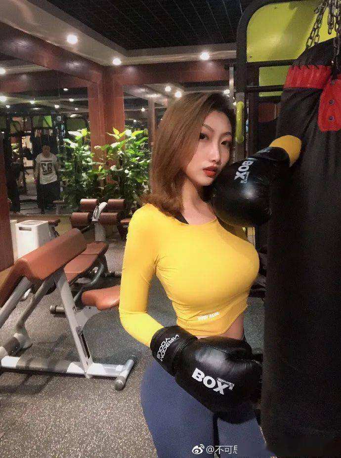 中国移动2025年营收为10502亿元同比增长0.9%