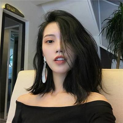 人民网三评“指尖上的形式主义”之一：手机都快“瘫痪”了