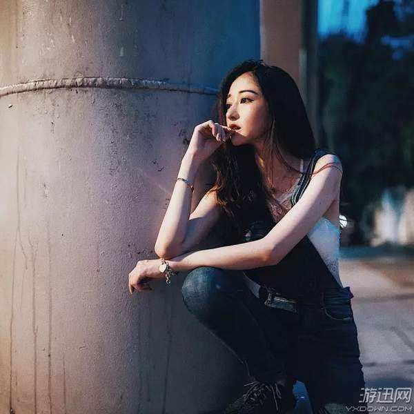 美女扒开尿囗让男人舔在线观看