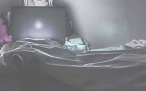 熬夜追剧到天亮心情说说