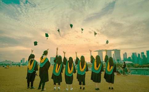 ���ڴ�ѧ��ҵ���Լ���ģ����ܰ�ƪ