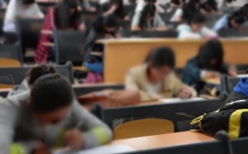 ��ѡ��ѧ���Լ���4ƪ