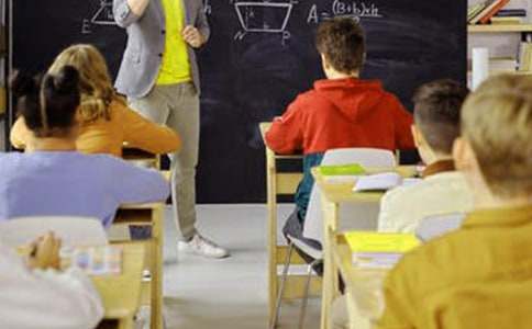 ѧǰ����רҵ��ְ�Լ���8ƪ