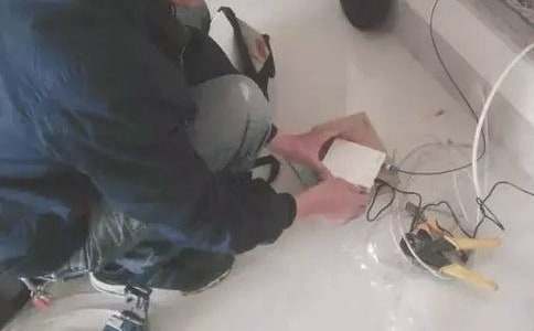 ��������������