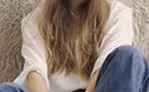 Ů����־������