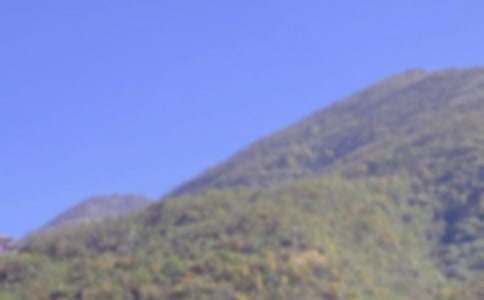 爬山发朋友圈的句子