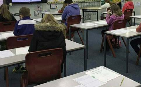 ��ĩ���Զ�Ա���Ը�